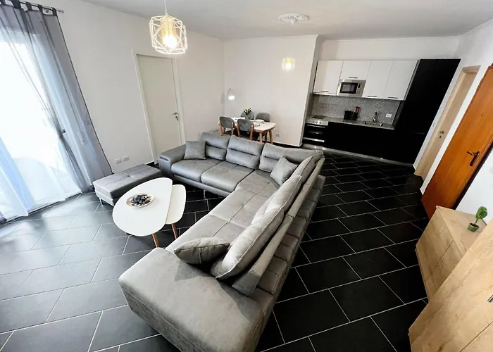 Sasso Bianco Apartment's Apartment Durrës