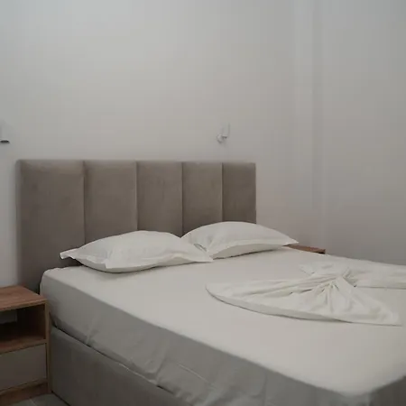 Sasso Bianco Apartment's * Дуррес